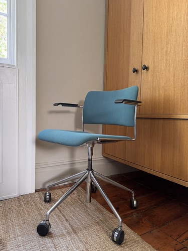 Mid century classic howe - mid,